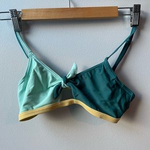 Girl Tillys bathing suit top